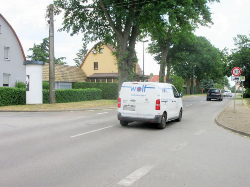 Neumühlenweg/Damaschkestr.