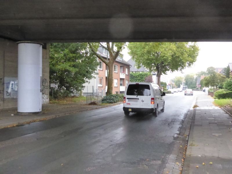 Hartfeldstr.  32/Autobahnbrücke