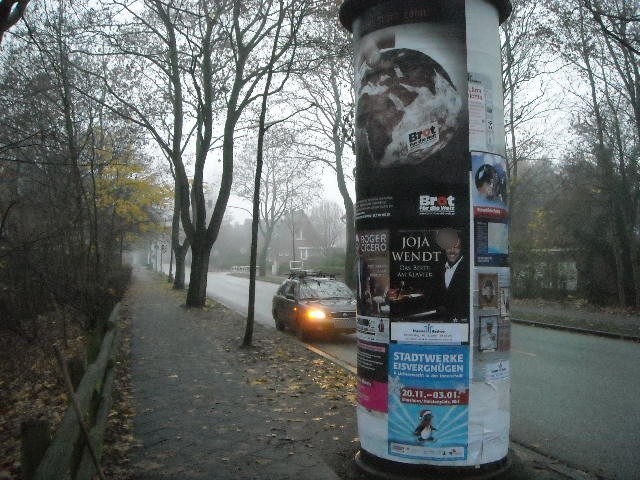 Adolf-Rohde-Str. neb. Bushaltestelle