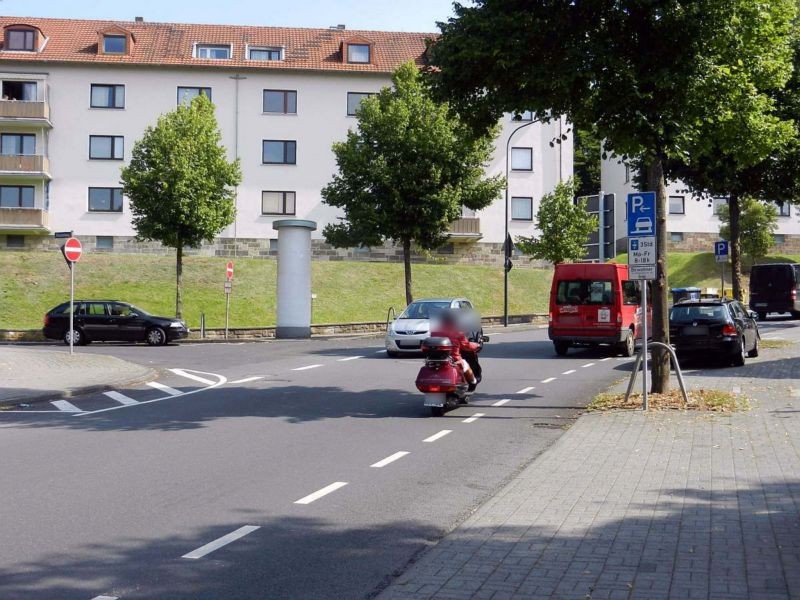 Magdeburger Str. geg.  60/Akazienweg