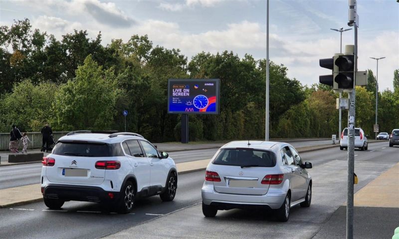 Karl-Wiechert-Allee Nh. S-Bahn/We.li.