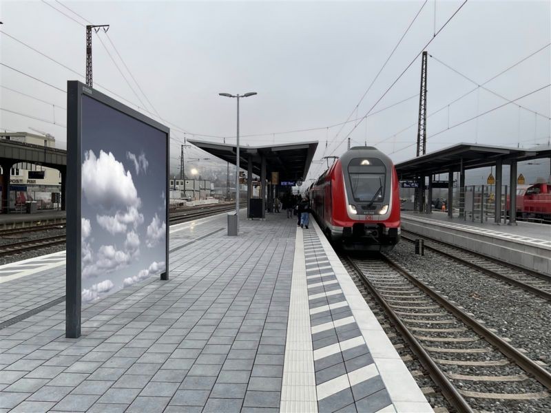 Bahnhof, Bahnsteig Gleis 4/5 Sicht Gl. 6-8