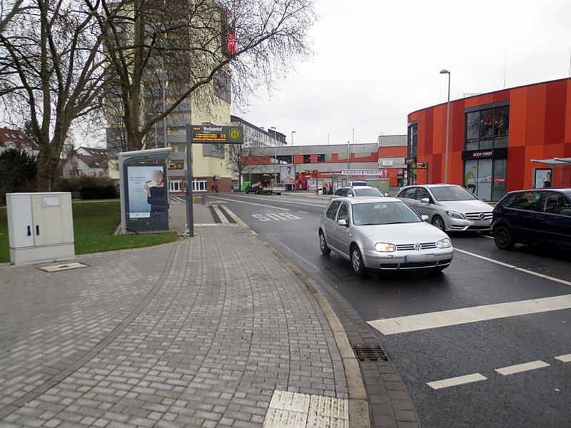 Kanaltorplatz/Westbahnhof-Nord/li. WH/aussen