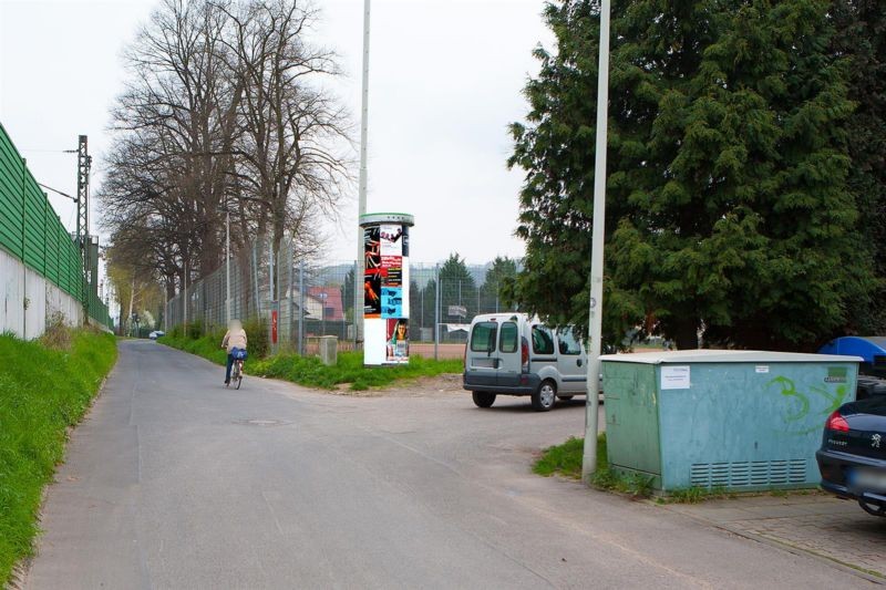 Rolandswerther Str./Sportplatz
