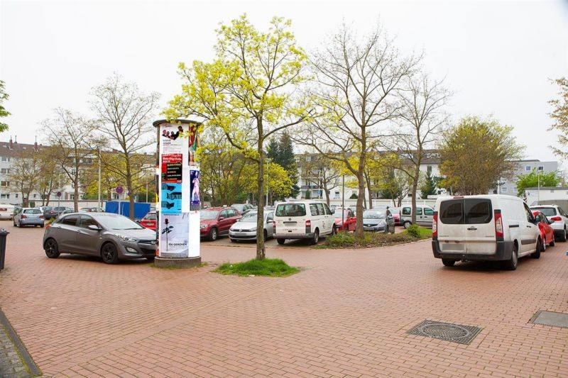 Heckelsbergplatz Nh. Neustr.