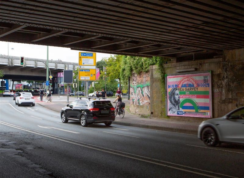 Jöllenbecker Str., Ufg., geg. Friedenstr., 1.Sto.