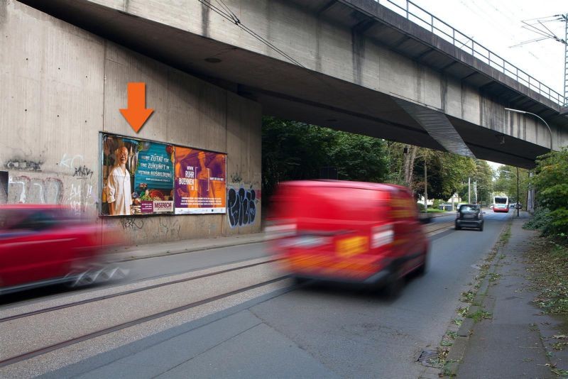 Heyden-Rynsch-Str. neb. 59/Bahn-Ufg./2. Sto.