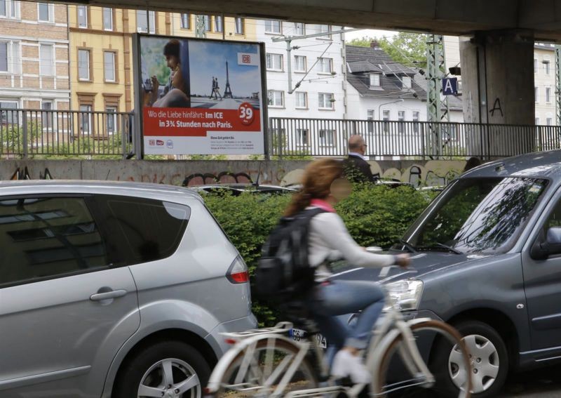 Kasseler Str. geg. Adalbertstr., 1. Sto.