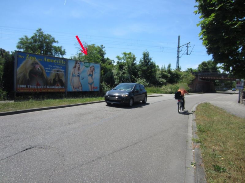 Litzenhardtstr., geg. Einm.Hubertus-Allee,vor Ufg.