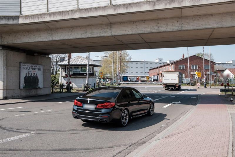 Schleusenweg,DB-Brücke, Pfeiler13, (Mitte)