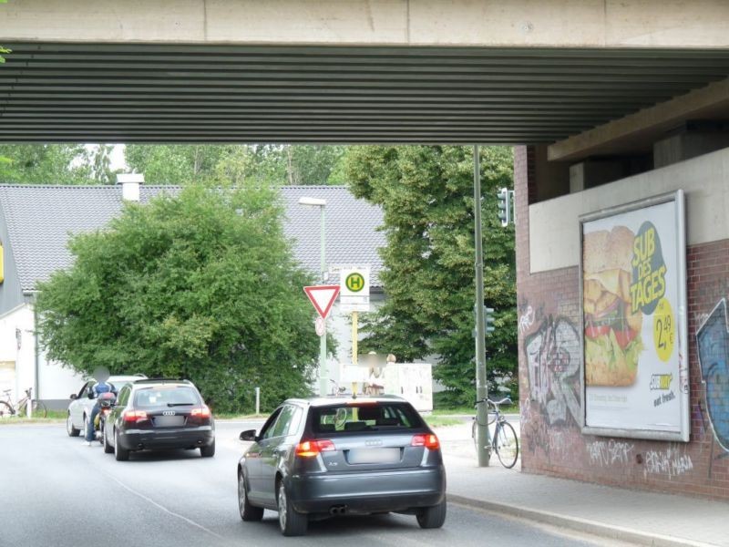 Straße 339, Nh. BfAlbrechtshof, Ri.Seegefelder Weg