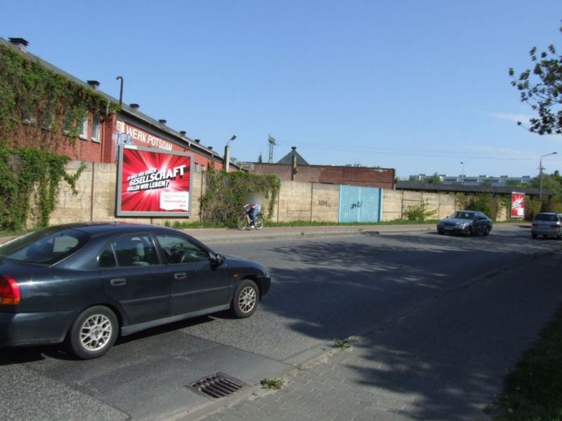 Friedrich-Engels-Str, geg. Schlaatzweg li.