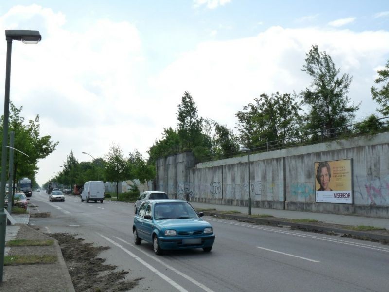 Kiefholzstr. geg. 190 Nh. DB-Brücke li.