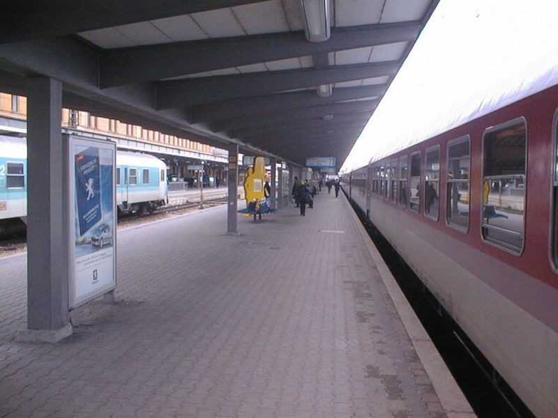 Hbf, Bstg., Gleis  3, 3. Sto.