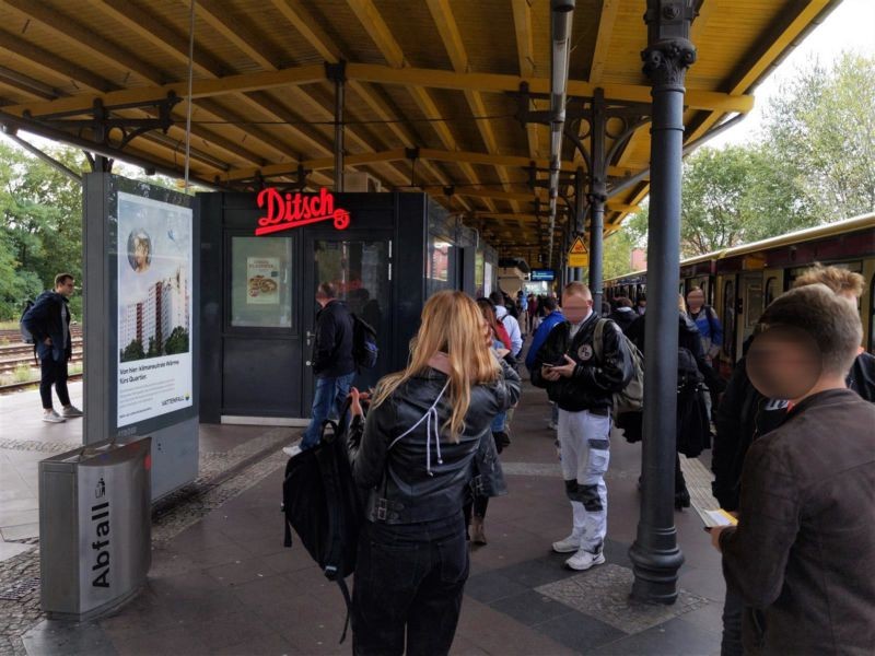 S-Bf Neukölln,Bstg.,Gl.1,Ausgang Saalestr.1.Sto.