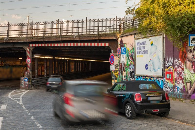 Tumblinger Str. vor DB-Brücke, Nordseite