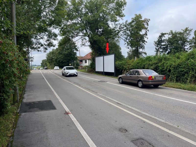 Unterhachinger Str. vor Bahnübg. saw.