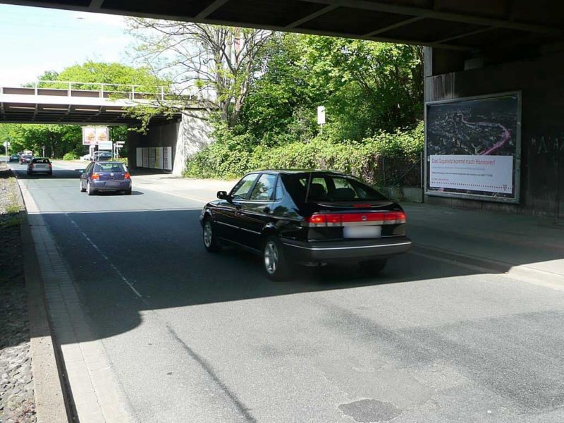 Clausewitzstr./DB-Br./Ri. Adenauerallee li.