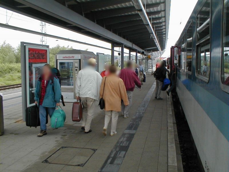 Hbf, Bstg., Gleis 10, neb. Getränkeautomat