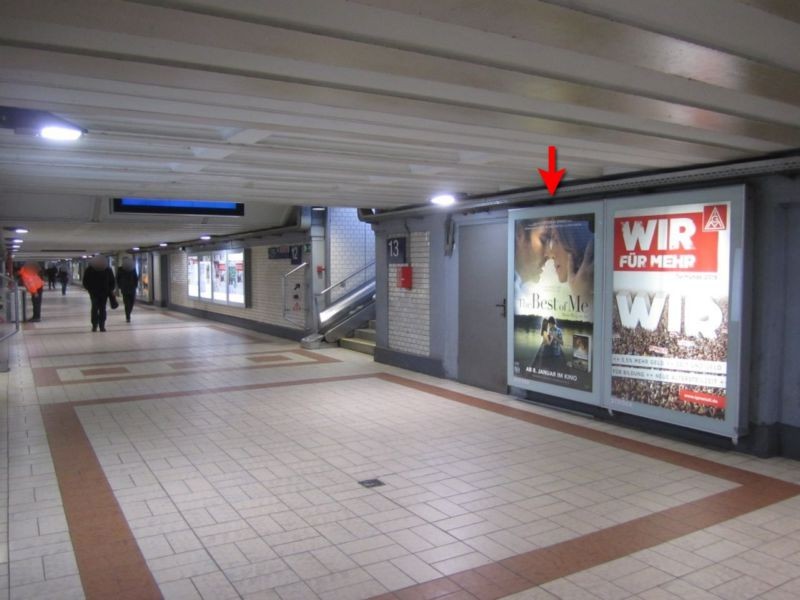 Hbf, Mittelpassage, Ostwand, 3. Sto., li. Fläche