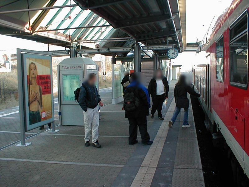 S-Bf Marienehe, zw. Sitzgruppe und FAKA, Ri. Hbf