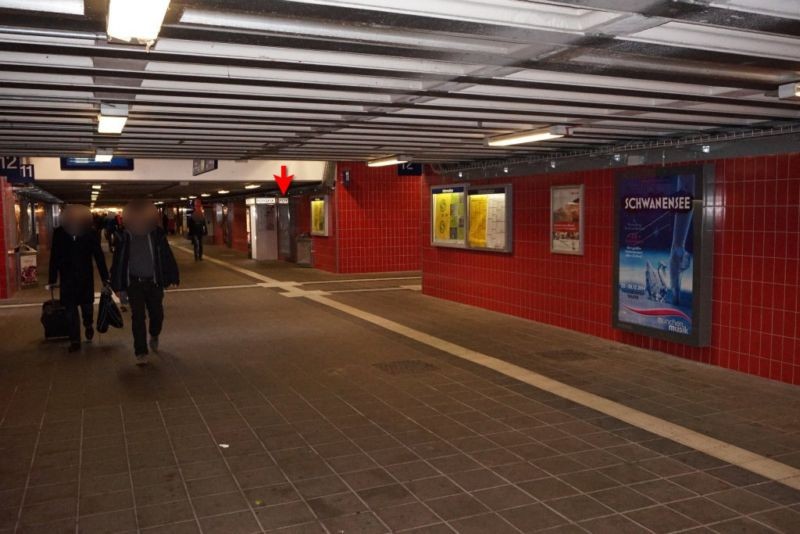 S-Bf Ostbahnhof östl. Bstg. Ufg. Gl.8-11 li.3.Sto.