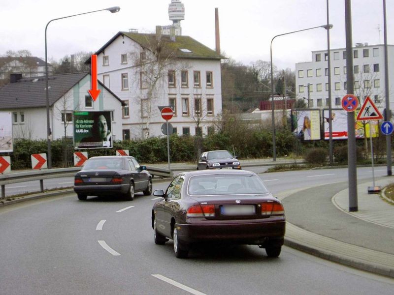 Gerbermühlstr./in Kurve neb.DB-Fußg.brücke/2.Sto.