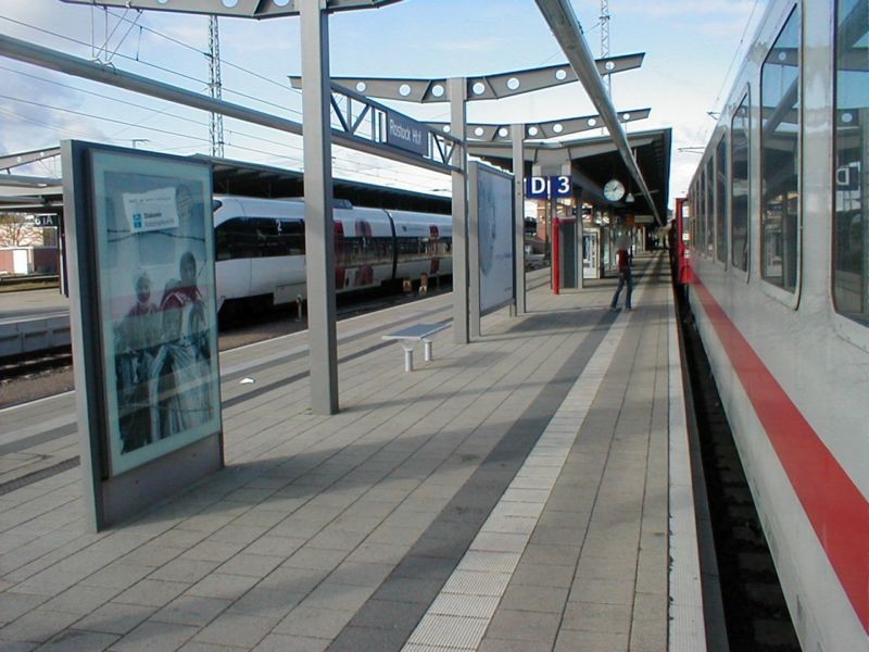 Hbf, Bstg., Gleis 3, Höhe IC-Hotel