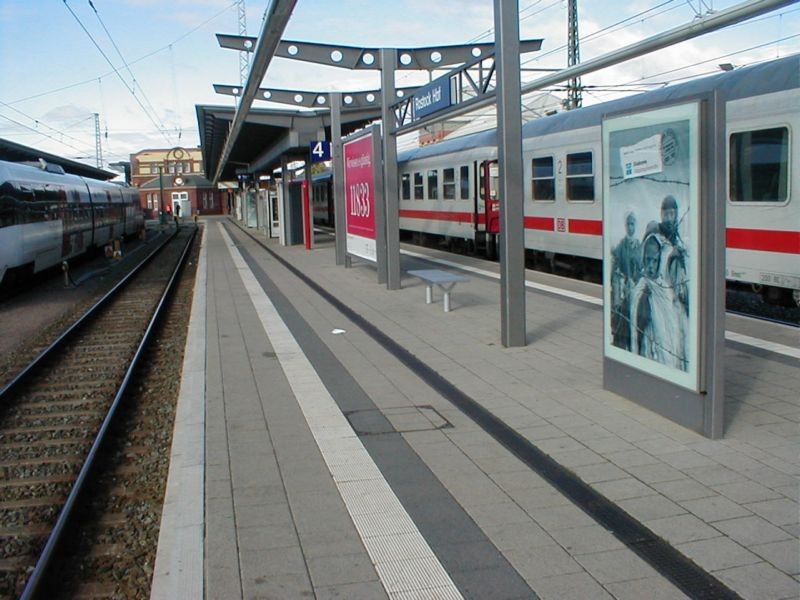 Hbf, Bstg., Gleis 4, Höhe IC-Hotel