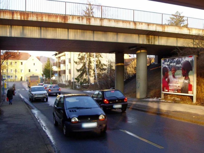 Henneberger Str./DB-Brücke