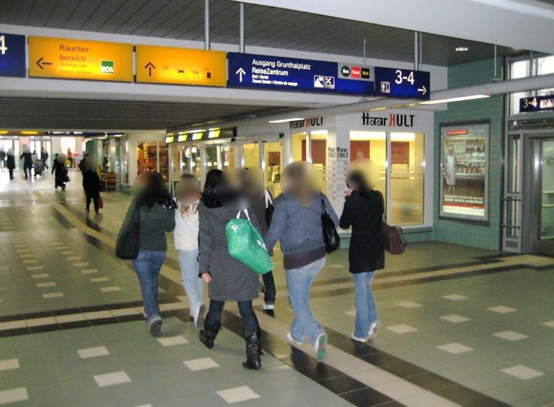 Hbf, Personentunnel,am Aufzug zu Bstg.,Gl.3/4, li.