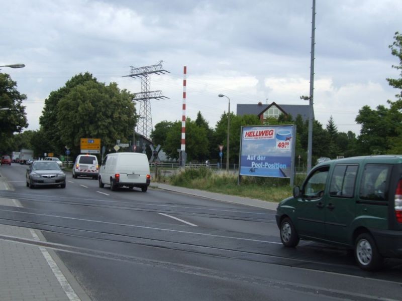 Ahrensfelder Chaussee li. vor BÜ/Bf Ahrensfelde