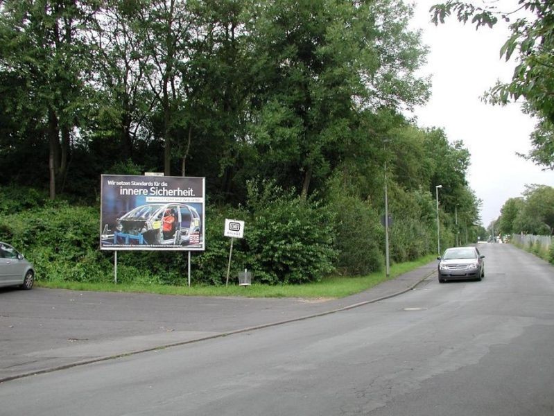 Am Bahndamm/Friedrich-Ebert-Str., Nh. Bf, PP re.