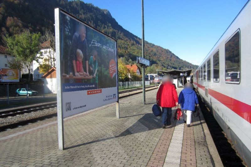 Bf, Bahnsteig, Si. Gleis1/2, li.