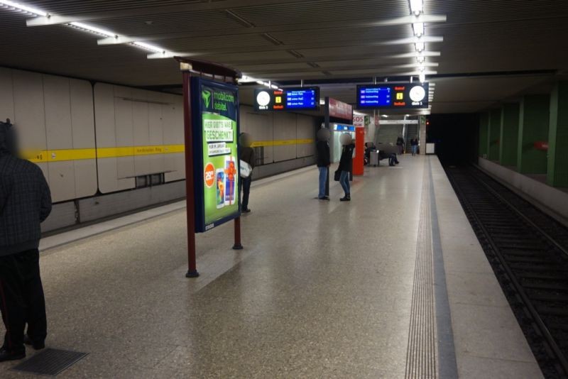 Innsbrucker Ring/U-Bahnsteig Gleis 1