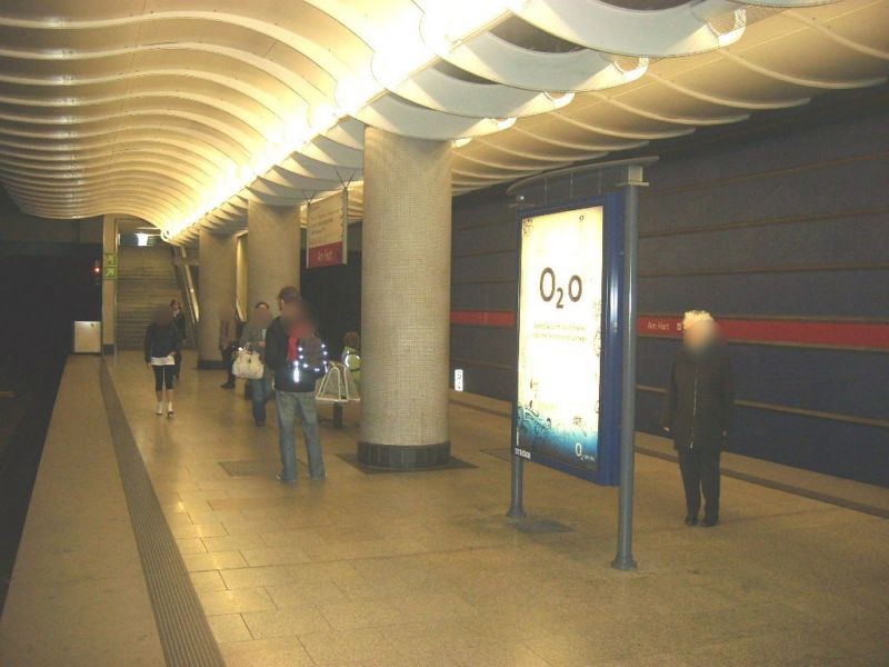 Am Hart/U-Bahnsteig Gleis 2 Ri. Hbf 3.Sto.