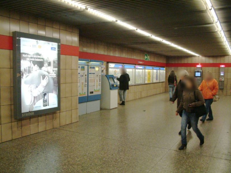 Hohenzollernplatz/Schalterhalle