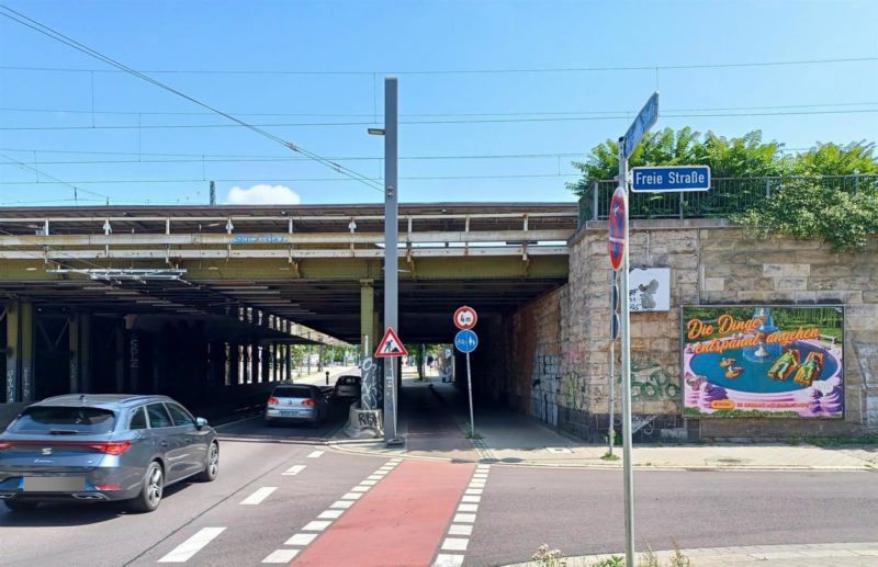 Warschauer Str./Freie Str. vor DB-Brücke