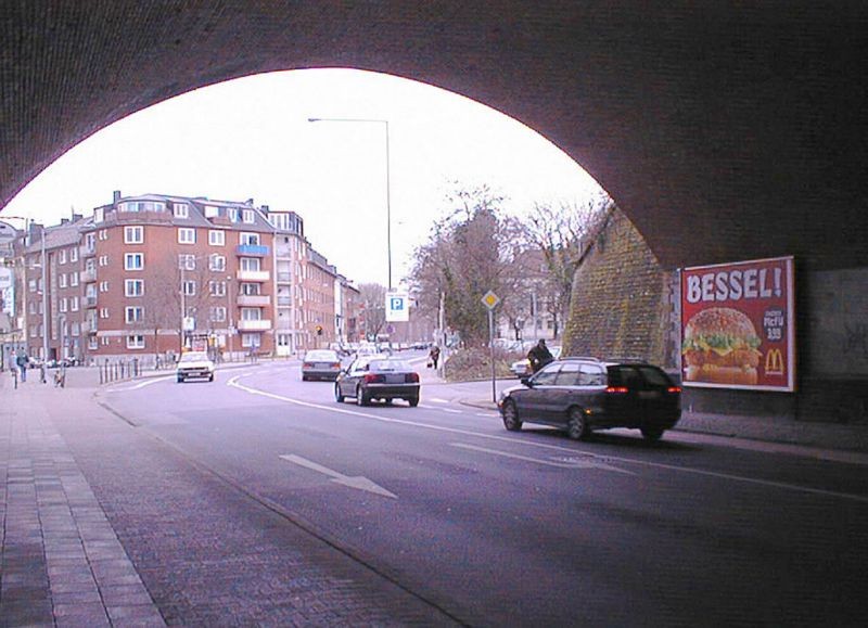 Mozartstr. geg. Südstr. 70/Ufg.