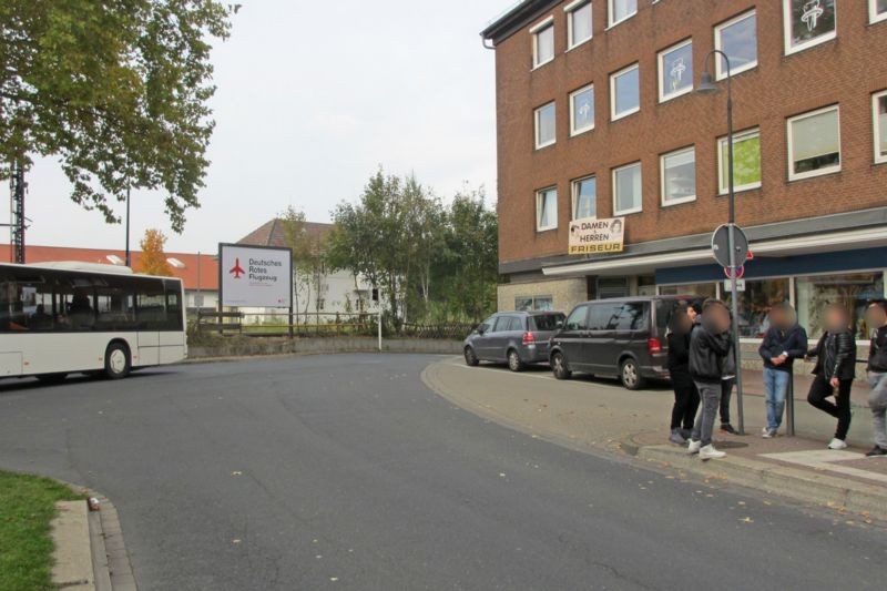 Bahnhofsplatz   8 gg/HST Bf-Salzgitter-Bad