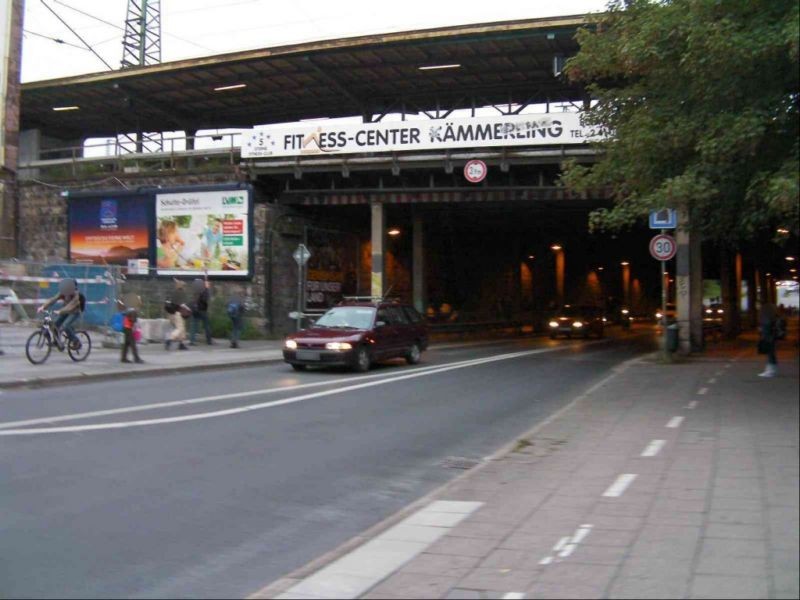 Bahnhofstr.  35 re./Bahn-Ufg. quer