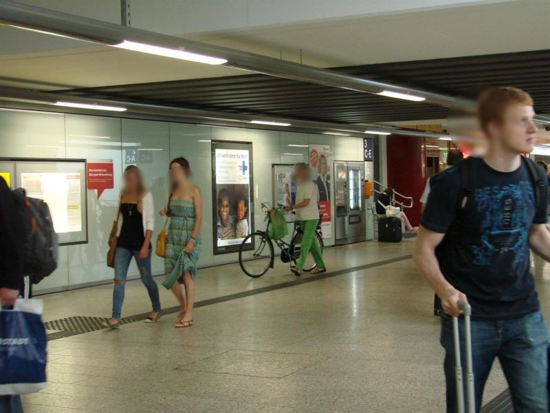 Hbf, Südtunnel Ri. City, zw. Aufg. Gl.8/4+3/2,li.