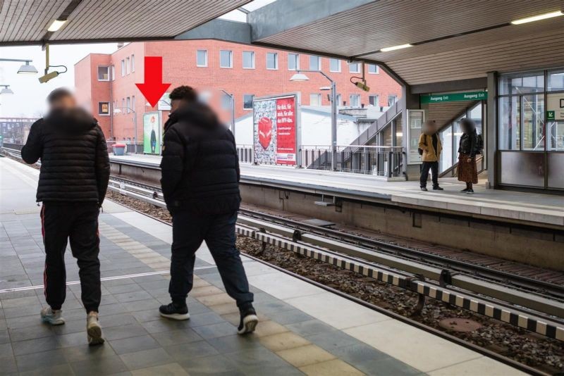 U-Bf Dehnhaide Bahnsteig Ri. Hbf.