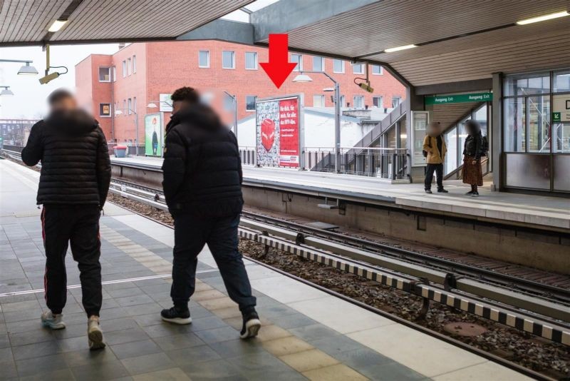 U-Bf Dehnhaide Bahnsteig Ri. Hbf.