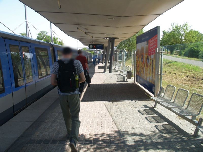 U-Bf Hochbrück/Bahnsteig mi. U-Bahn-Seite/Gl 1