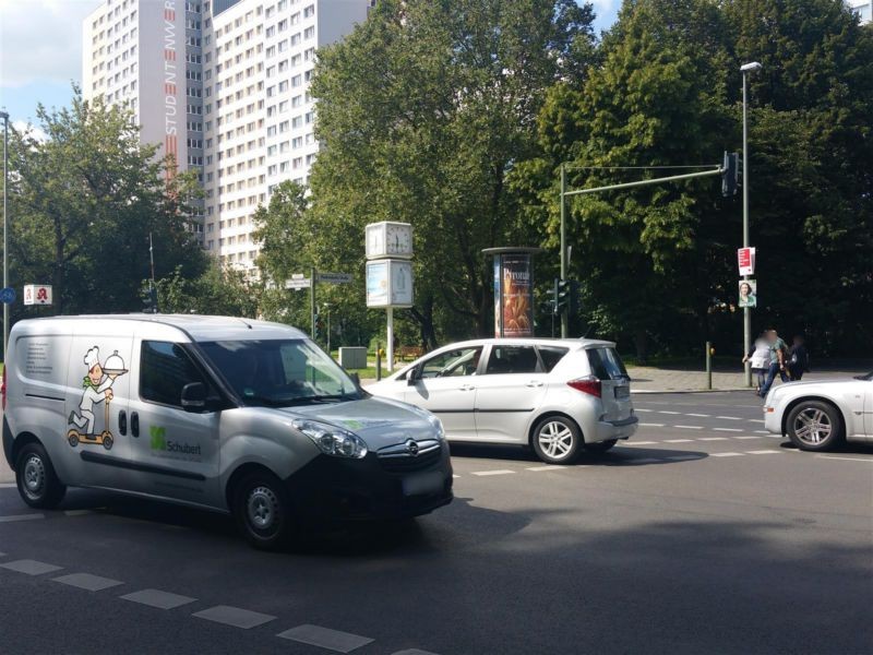 Franz-Mehring-Platz/Str. der Pariser Kommune/S.4