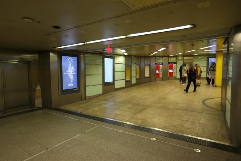 U-Bf Hbf, VTE, Ri. U-Bahn re. Sto. 4, KAW
