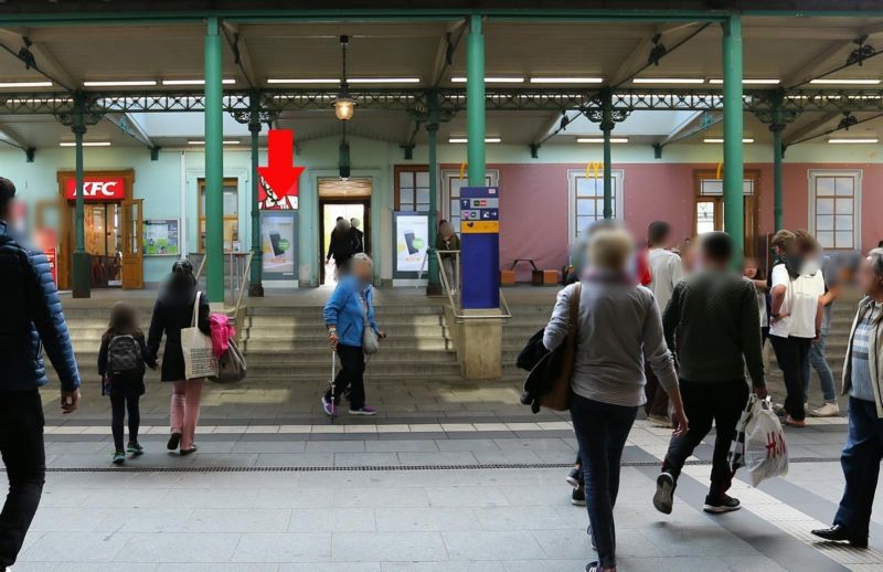 Bf Pasing,EG,Außenfassade,li.v.Durchg. b. KFC