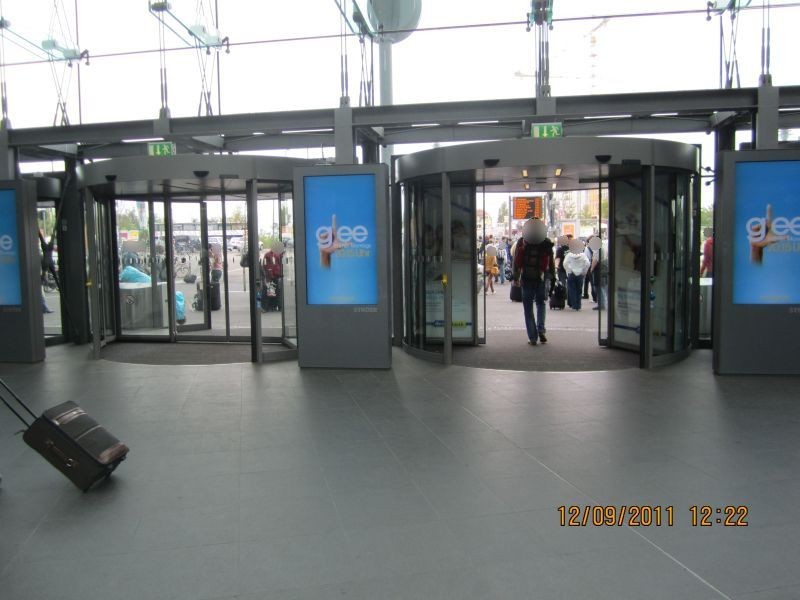 Hbf, Ebene +/-0, zum Europaplatz, Mitte