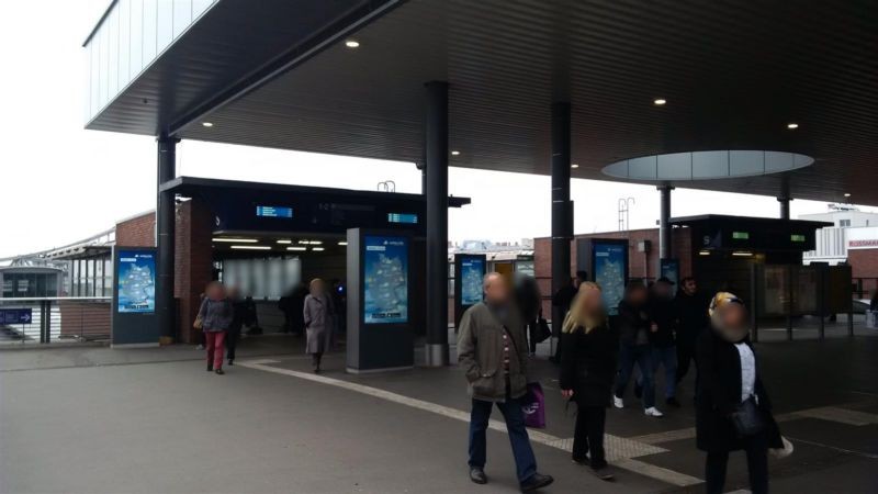 S-Bf Gesundbr.,Vorh., neb. Säulen,S-Bstg.3/4, re.